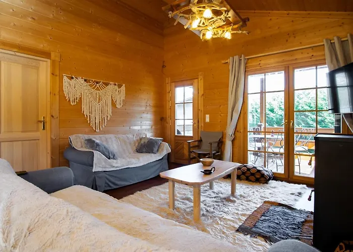 Riverside Forest Retreat-Chalet