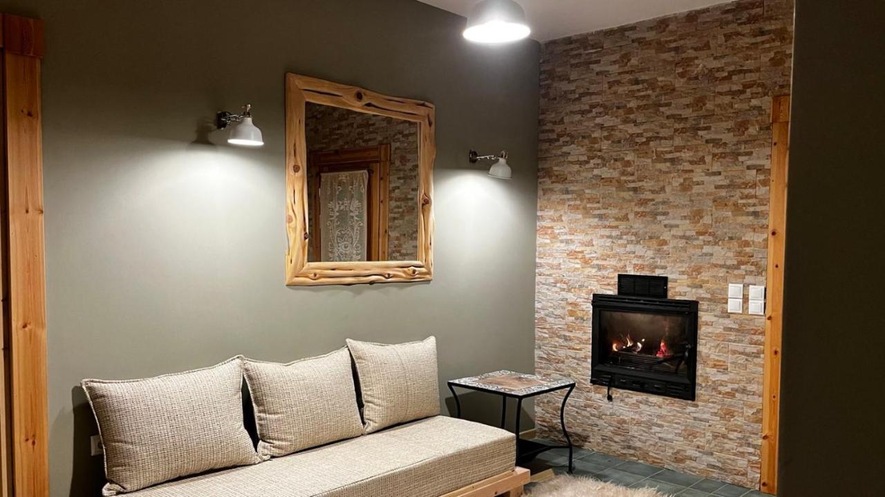 Riverside Forest Retreat-chalet Chalet Karpenísion