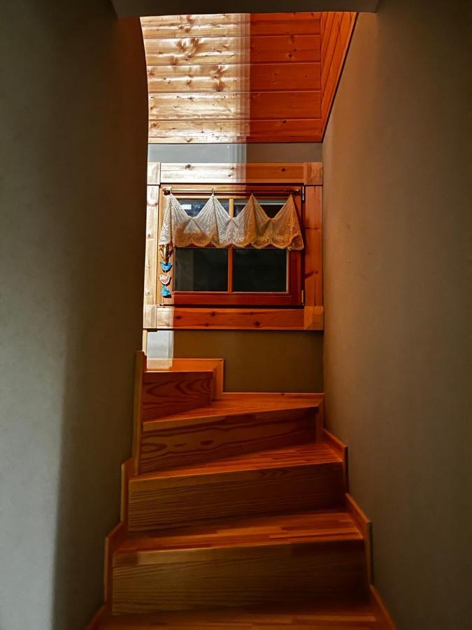 Chalet Riverside Forest Retreat-chalet *