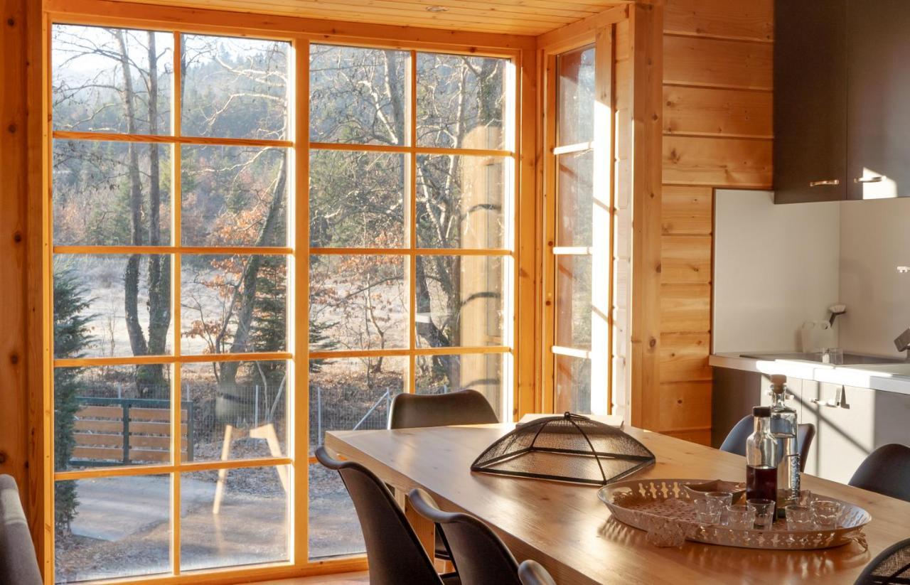 Riverside Forest Retreat-chalet *