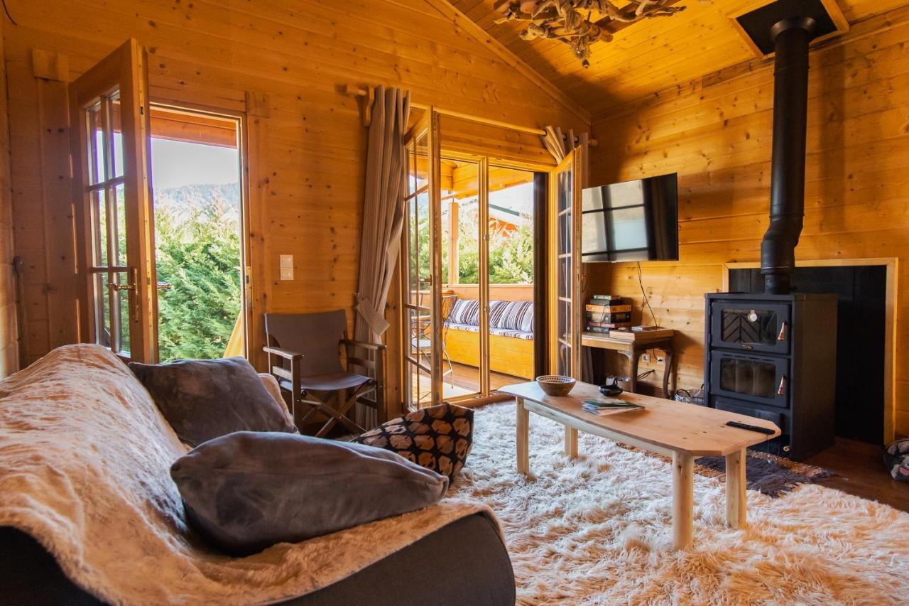 Chalet Riverside Forest Retreat-chalet Karpenísion