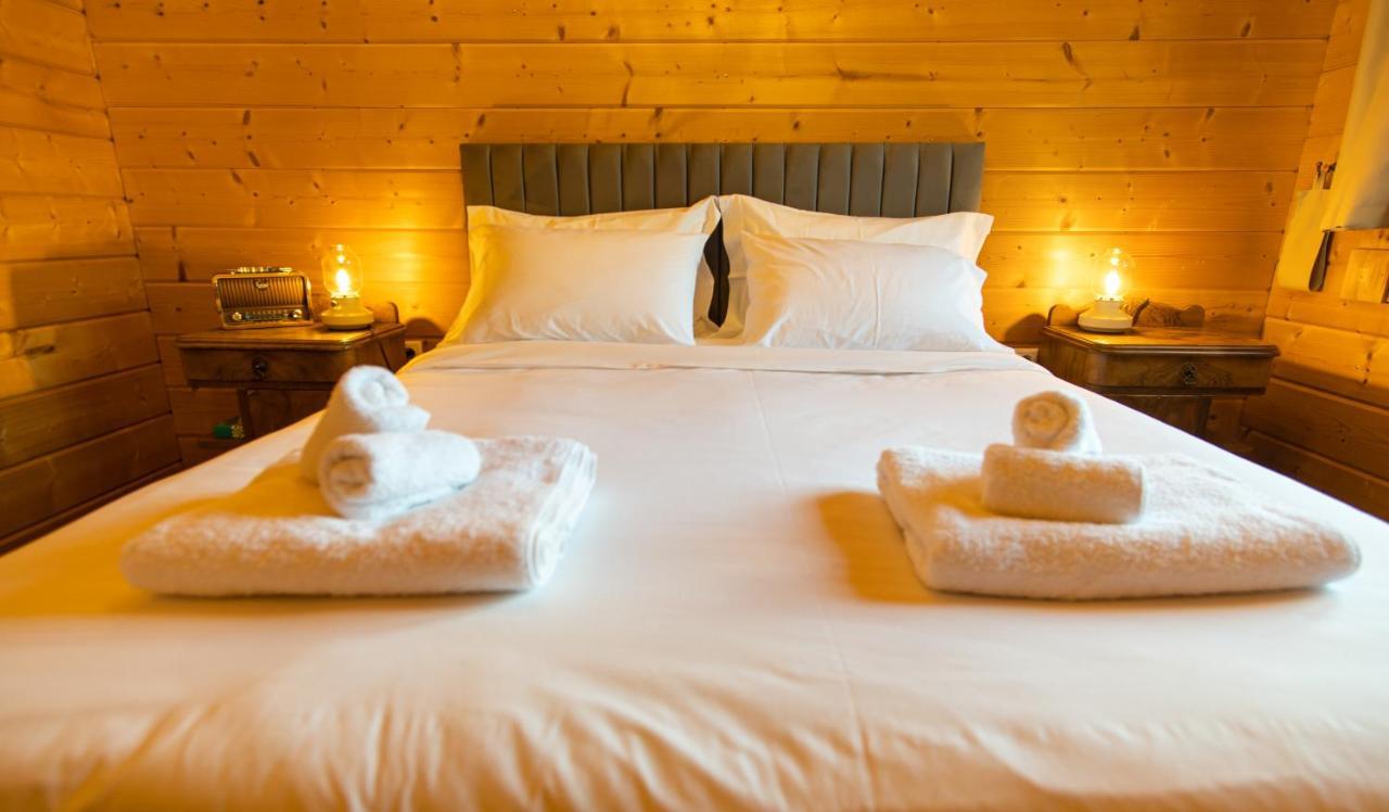 Chalet Riverside Forest Retreat-chalet