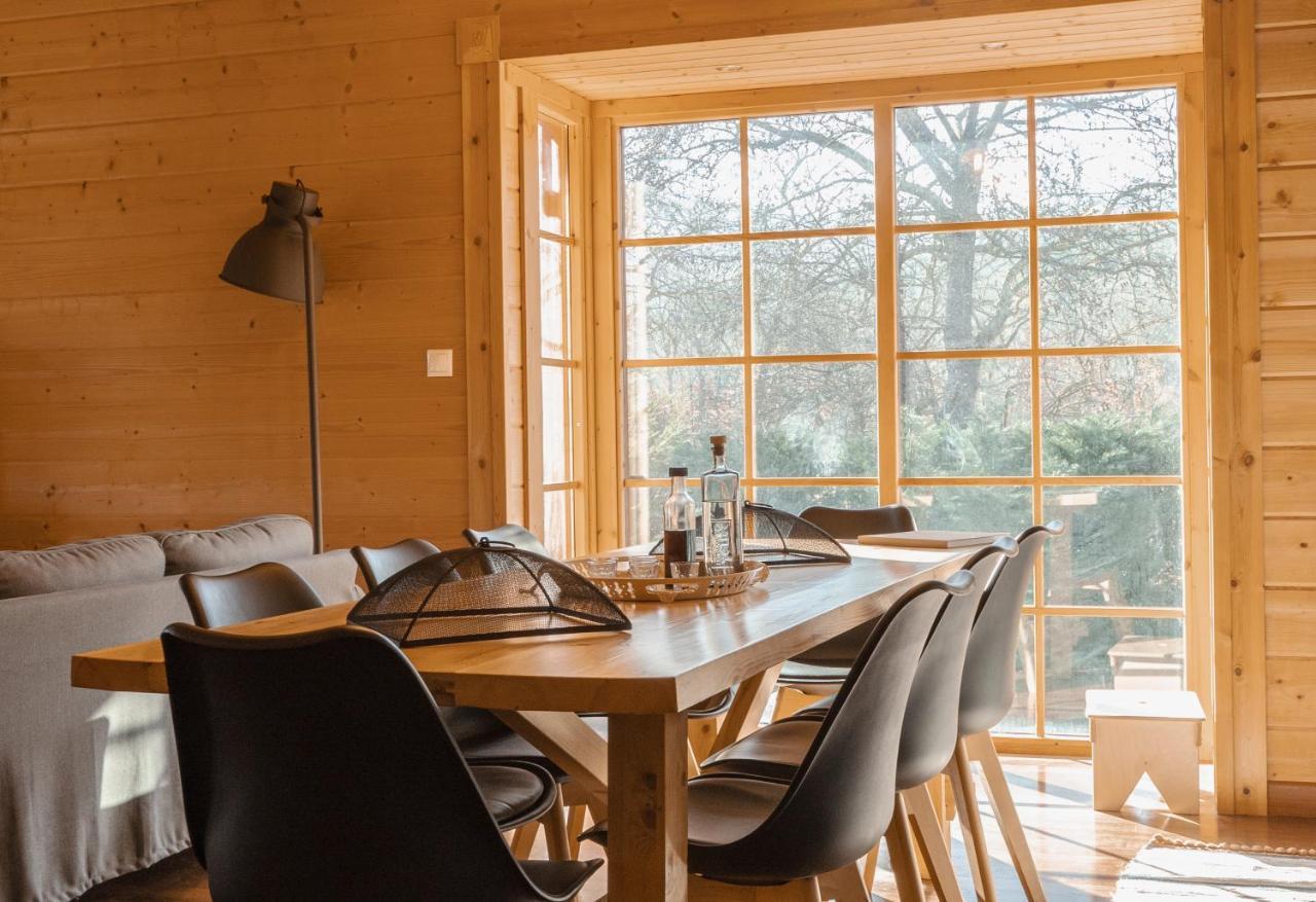 Chalet Riverside Forest Retreat-chalet *
