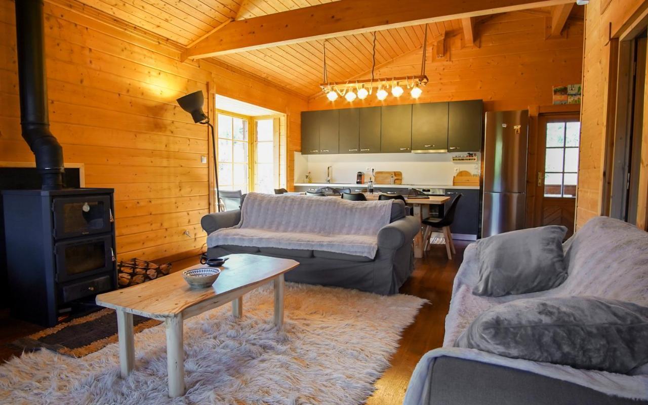 Riverside Forest Retreat-chalet *